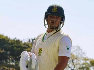 Watch: Out or Not Out? No snicko to confirm; Lhuan-dre Pretorius makes it count with record-breaking knock