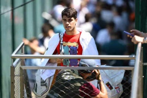 Carlos Alcaraz Aims for Wimbledon Hat Trick, Eyes Open Era History