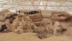 DNA Unlocks Secrets of 9,000-Year-Old Catalhoyuk: Was it a Matriarchal Society?
OR
Ancient DNA Reveals Female-Centric Society in 9,000-Year-Old Catalhoyuk