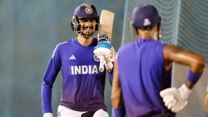 Axar Patel Injury Scare: Doubt Cast on India-Pakistan Asia Cup Clash After Head Knock