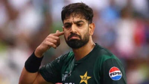 Asia Cup Debacle: Pakistan Legends Savage Haris Rauf After Costly Performance Against India
Alternatively:
Rauf Under Fire: Pakistan Cricket Greats Slam Pacer's Performance in Asia Cup Final