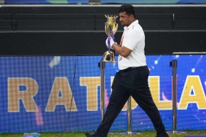 Asia Cup Trophy Controversy: ACC Chief Naqvi Walks Out as India Refuses Award Presentation - Watch