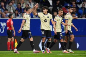 Lewandowski Leads Barcelona Comeback Victory Over Oviedo, Keeping Pace With Real Madrid