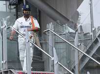 Pant returns to India, meets specialist in Mumbai