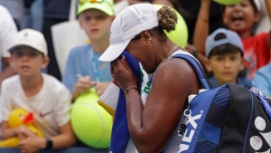 Krejcikova Halts Townsend's Cinderella Story, Reaches US Open Quarterfinals After Epic Comeback
Hoặc:
Krejcikova Survives Townsend Thriller, Advances to US Open Quarterfinals After Saving Multiple Match Points