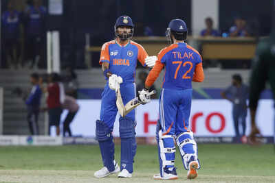 New twist! India players shake hands - but only with umpires; Pakistan left baffled